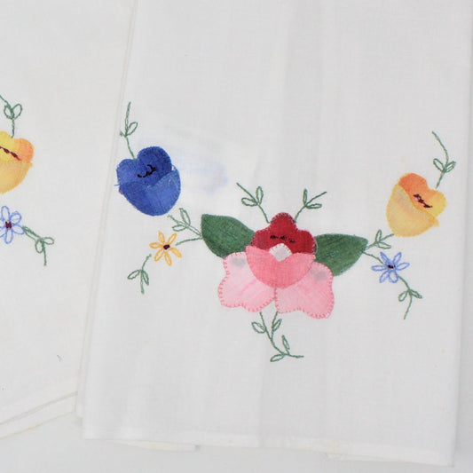 Tea Towels / Fingertip Towels, Embroidered & Appliqué Floral, Set of 2, Vintage, Unused