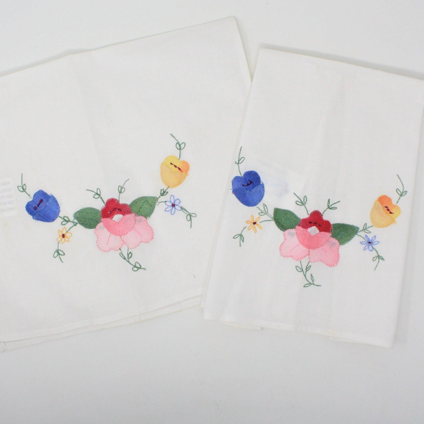 Tea Towels / Fingertip Towels, Embroidered & Appliqué Floral, Set of 2, Vintage, Unused