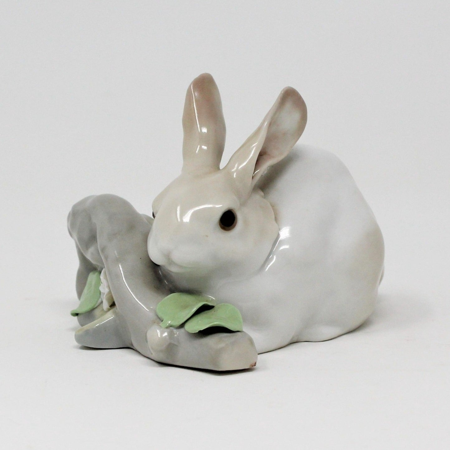 Figurine, Lladro, Rabbit Eating #4772, Vintage 1971