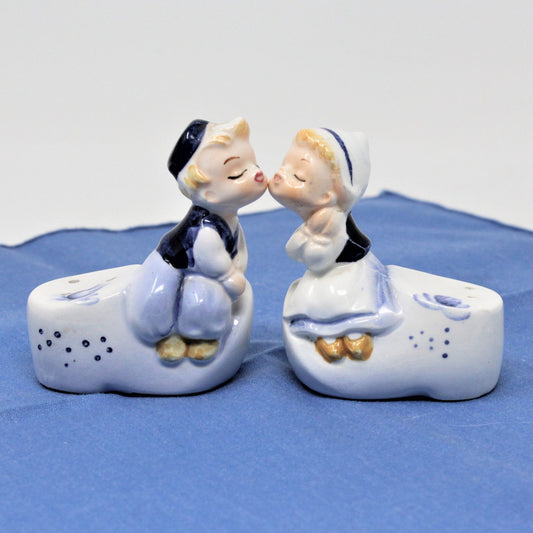 Salt and Pepper Shakers, Enesco, Kissing Dutch Boy and Girl, Japan, Vintage