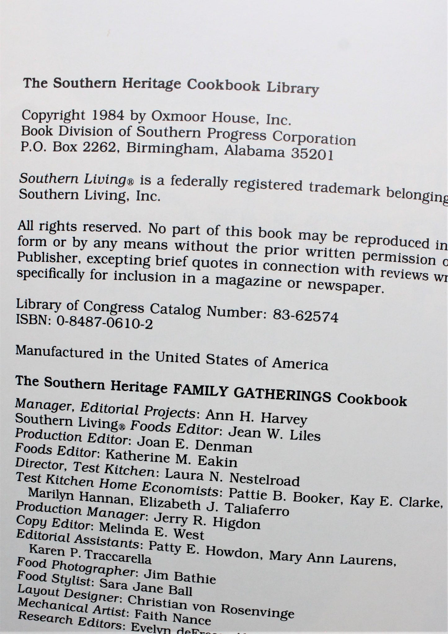 Book, The Southern Heritage Family Gatherings Cookbook, Hardcover, Vintage 1984