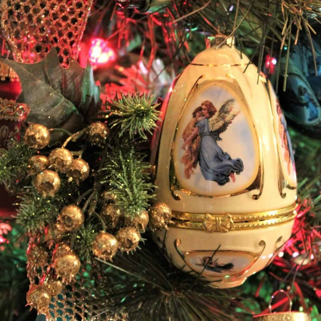 Ornaments, Valerie Parr Hill, Mr. Christmas Musical Egg, Angels, Vintage
