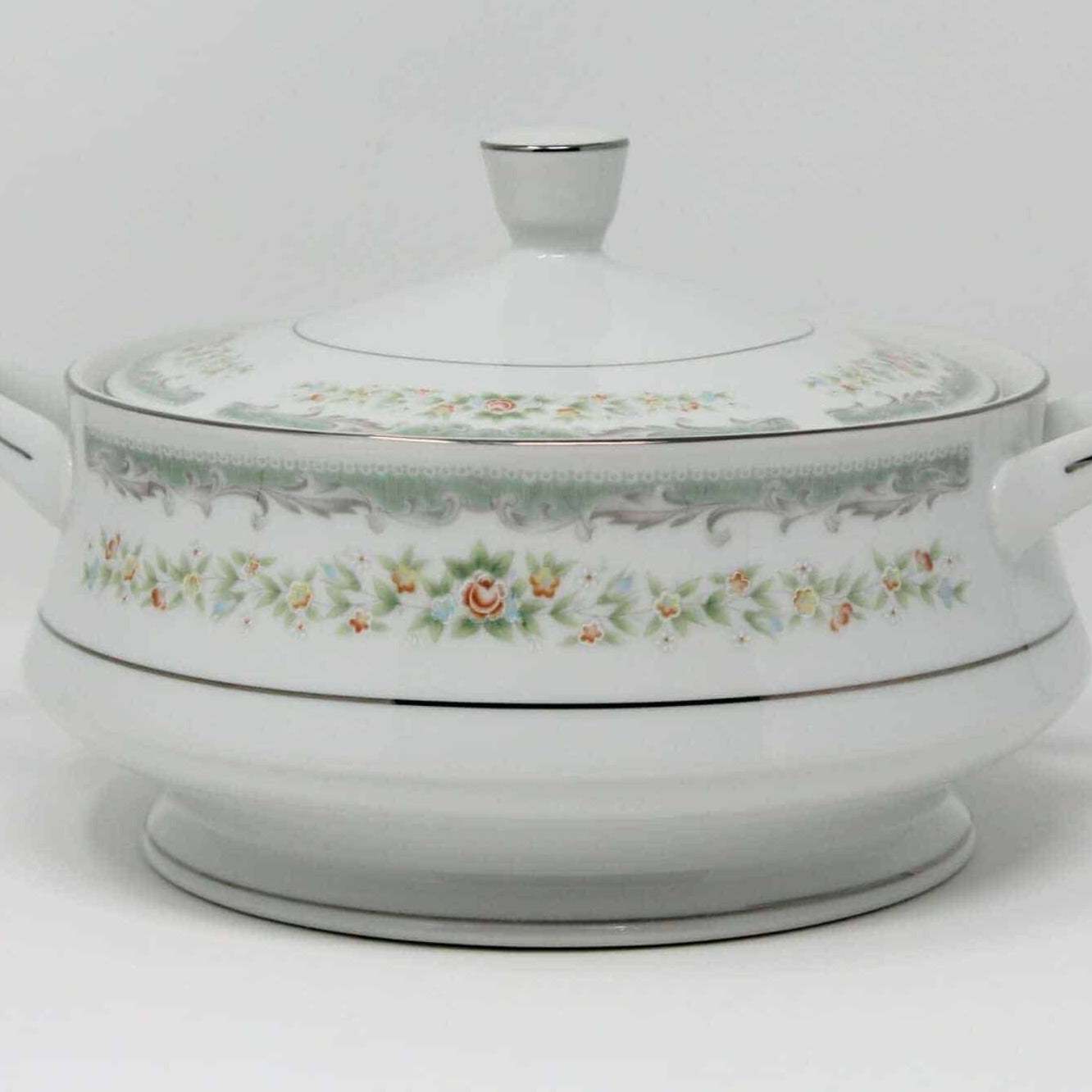 Covered Vegetable Bowl, Roseville Fine China 4135, Vintage, Japan