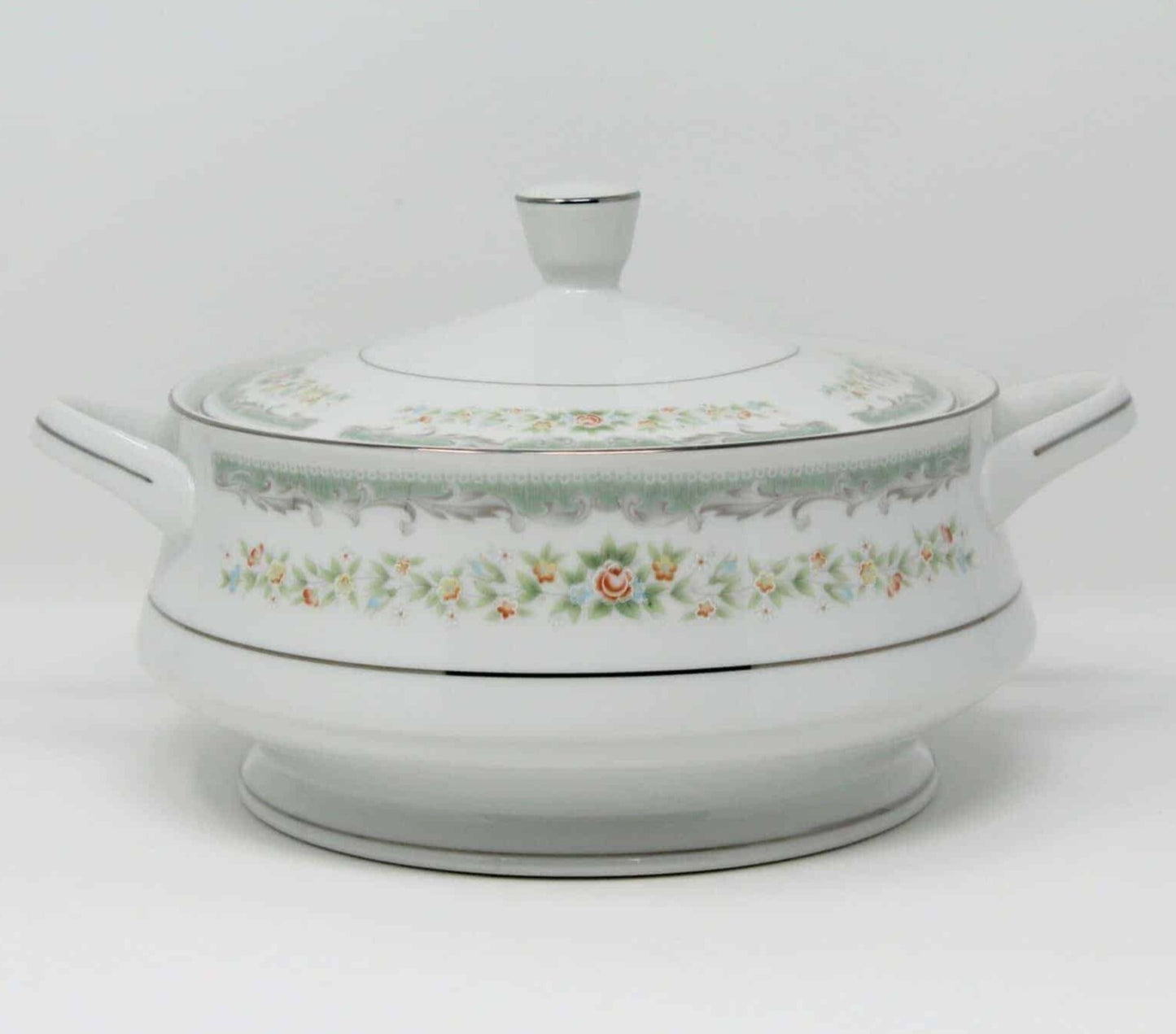 Covered Vegetable Bowl, Roseville Fine China 4135, Vintage, Japan