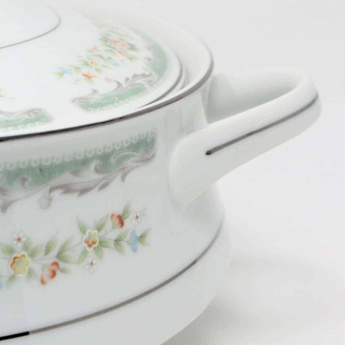 Covered Vegetable Bowl, Roseville Fine China 4135, Vintage, Japan