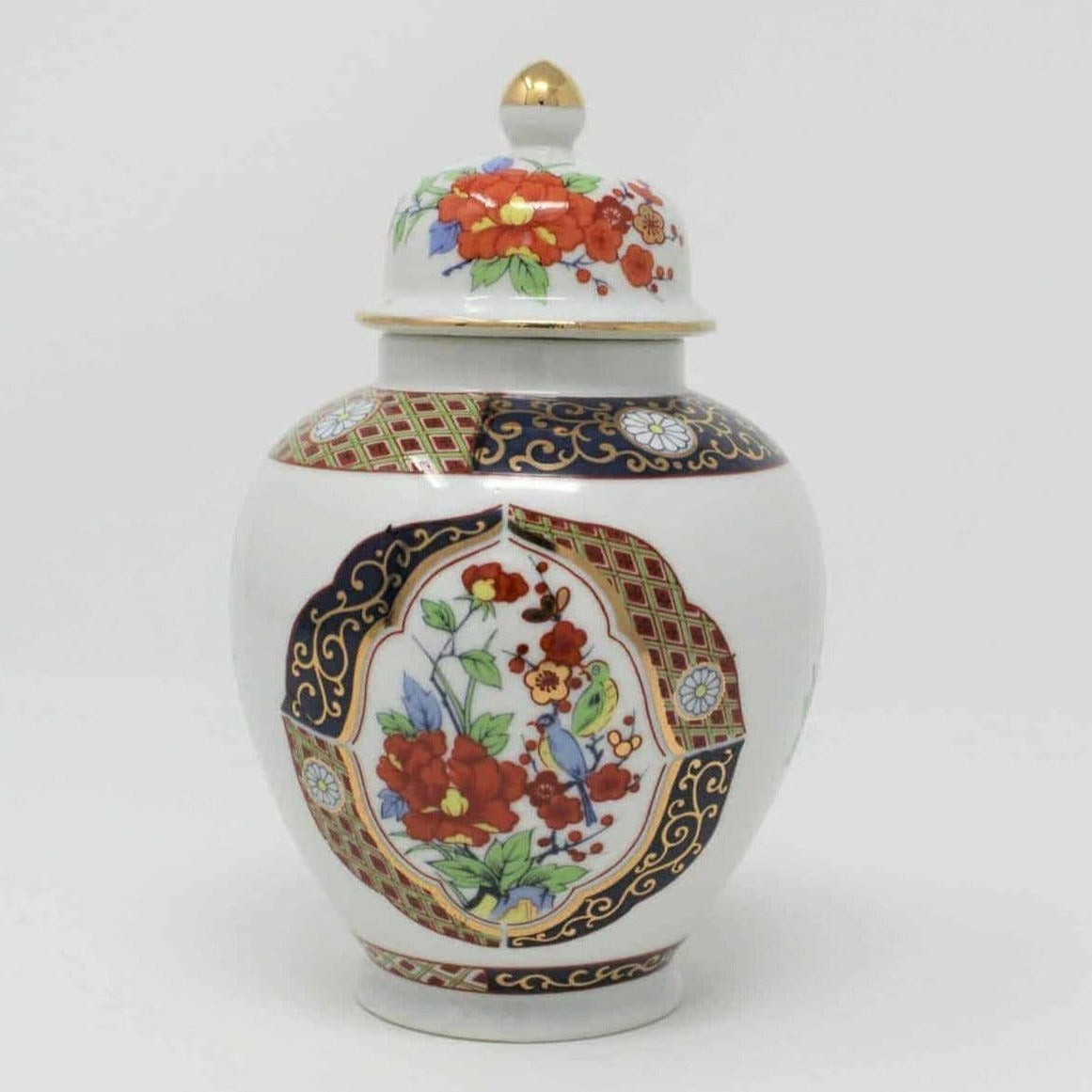 Ginger Jar / Temple Jar, Japanese Gold Imari, Porcelain, Vintage