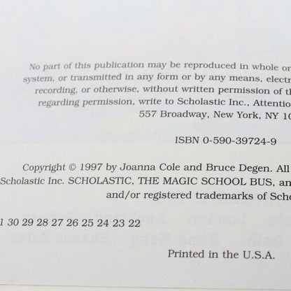Children's Book, Scholastic, The Magic School Bus Gets Cold Feet, Softcover, 1997