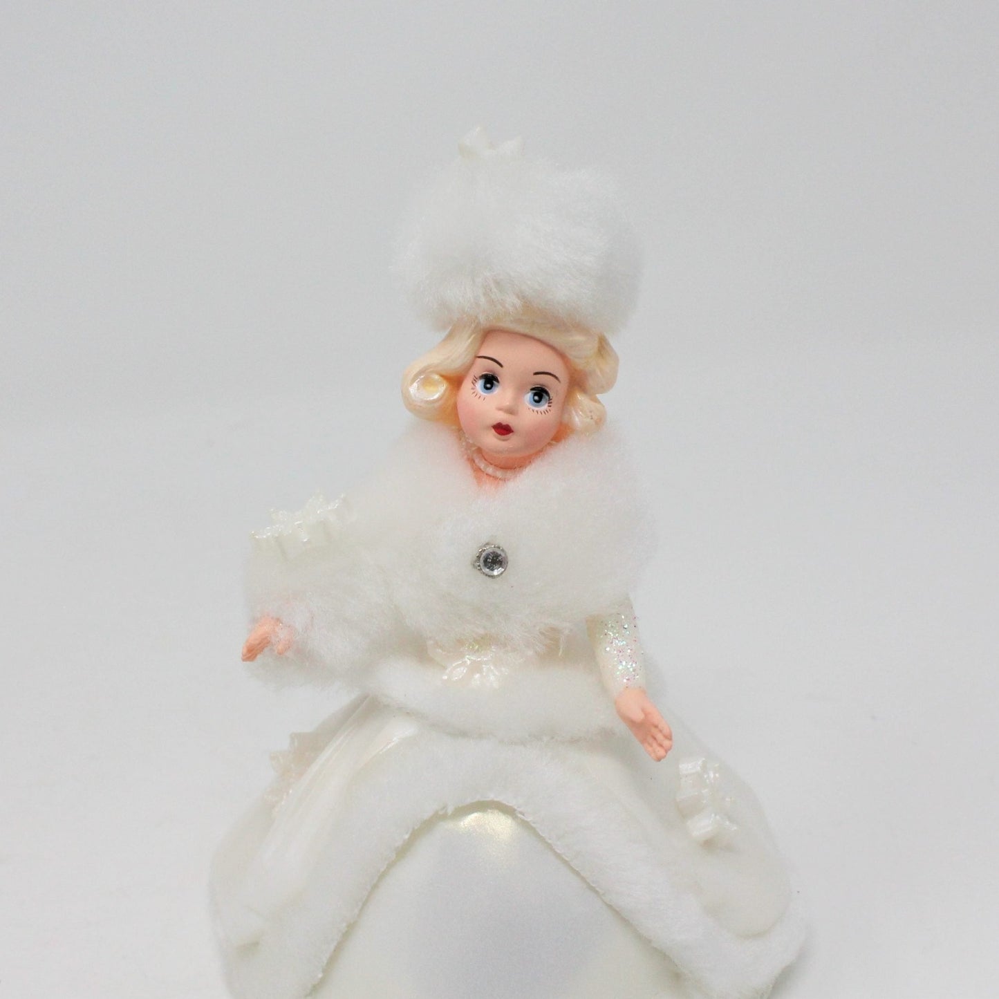 Ornaments, Hallmark, Madame Alexander, Winter Wonderland #7, 2002