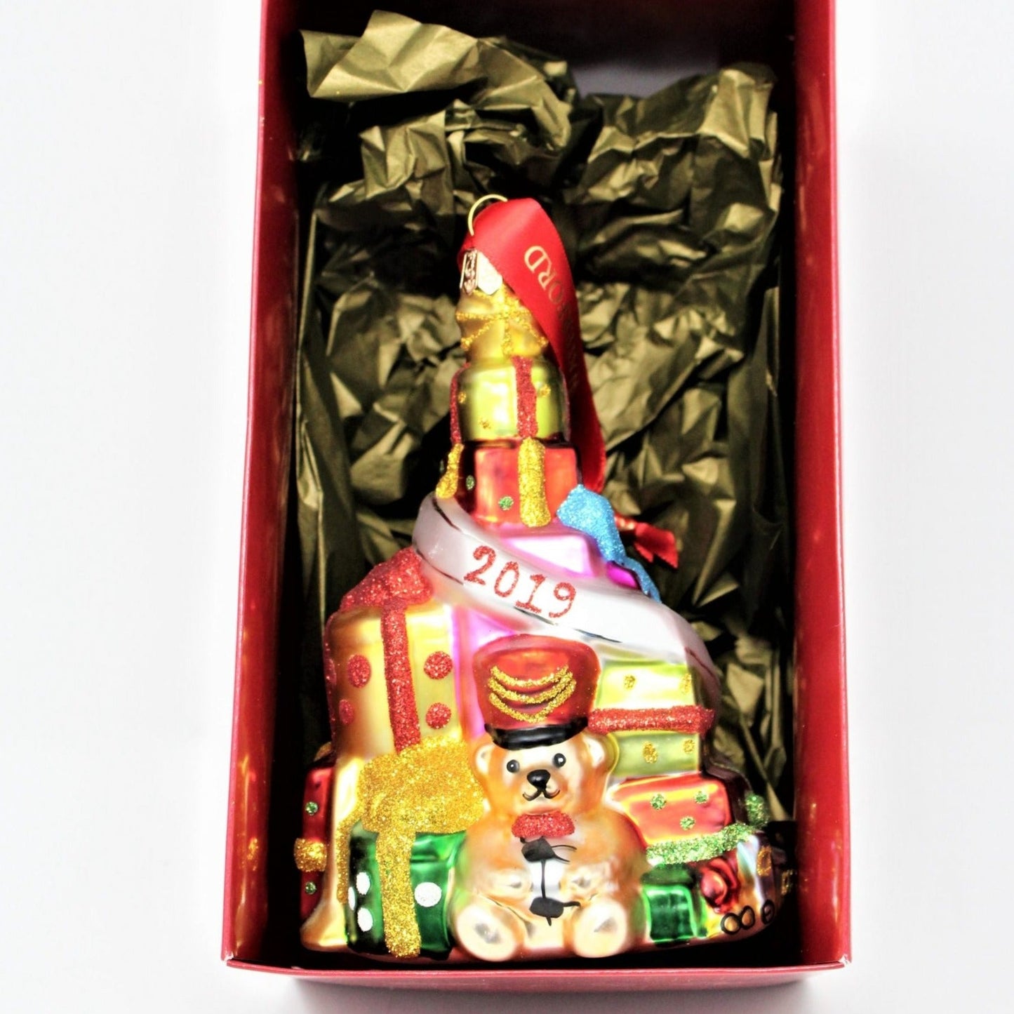 Ornaments, Waterford Holiday Heirlooms, Teddy Bear with Gifts, 2019