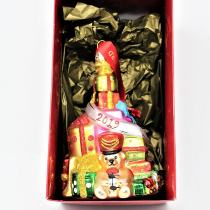 Ornaments, Waterford Holiday Heirlooms, Teddy Bear with Gifts, 2019
