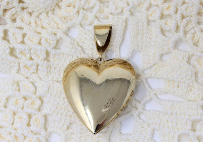 Pendant, Cameo on Heart Shaped Locket, Filigree, Gold-Tone, Vintage