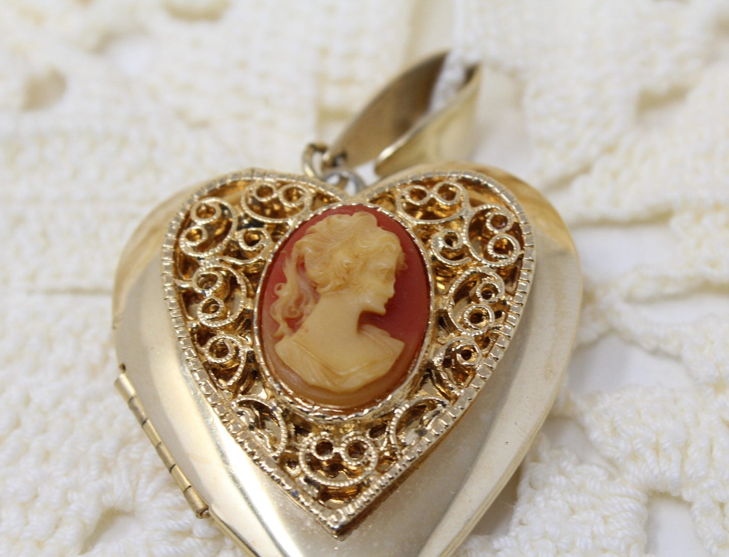 Pendant, Cameo on Heart Shaped Locket, Filigree, Gold-Tone, Vintage