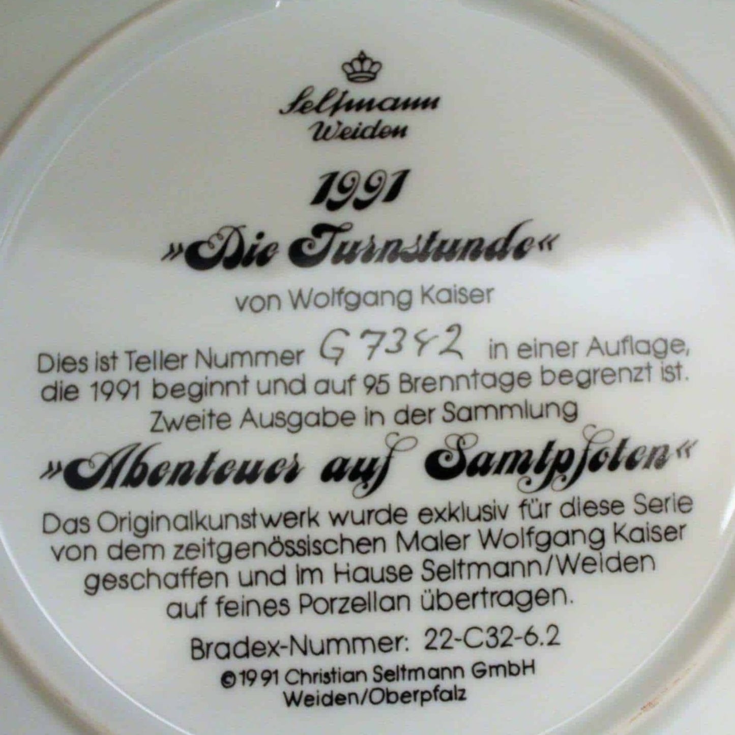 Decorative Plate, Wolfgang Kaiser, Die Turnstunde, (Gymnastics), Vintage