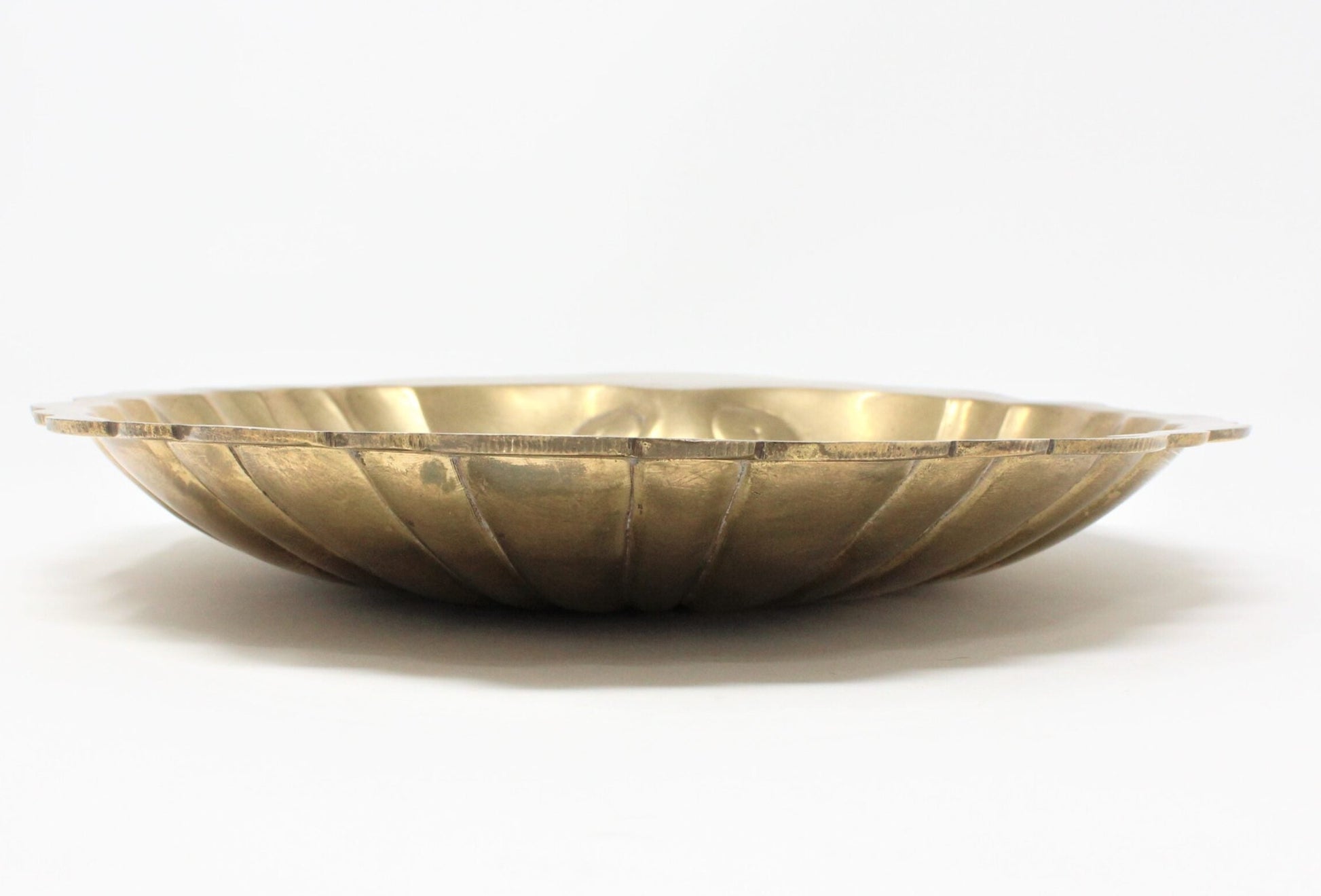 Bowl / Dish, Brass Shell, India, Vintage 10 – Antigo Trunk