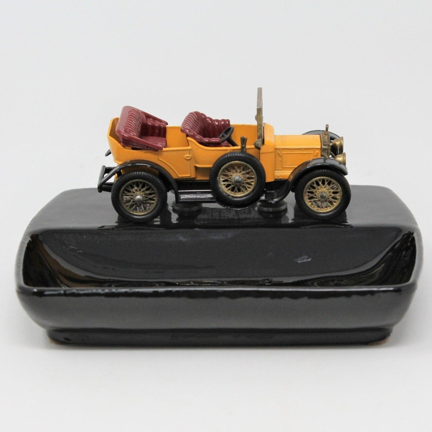 Ashtray, Lesney, Matchbox 1911 Daimler, England, Vintage