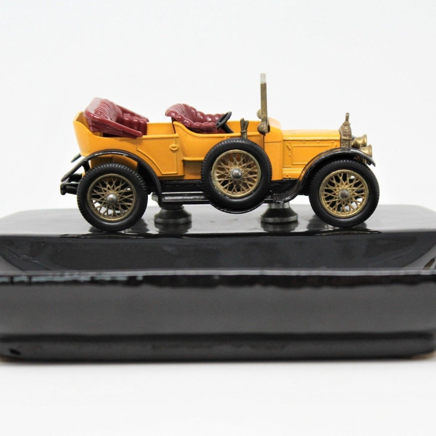 Ashtray, Lesney, Matchbox 1911 Daimler, England, Vintage