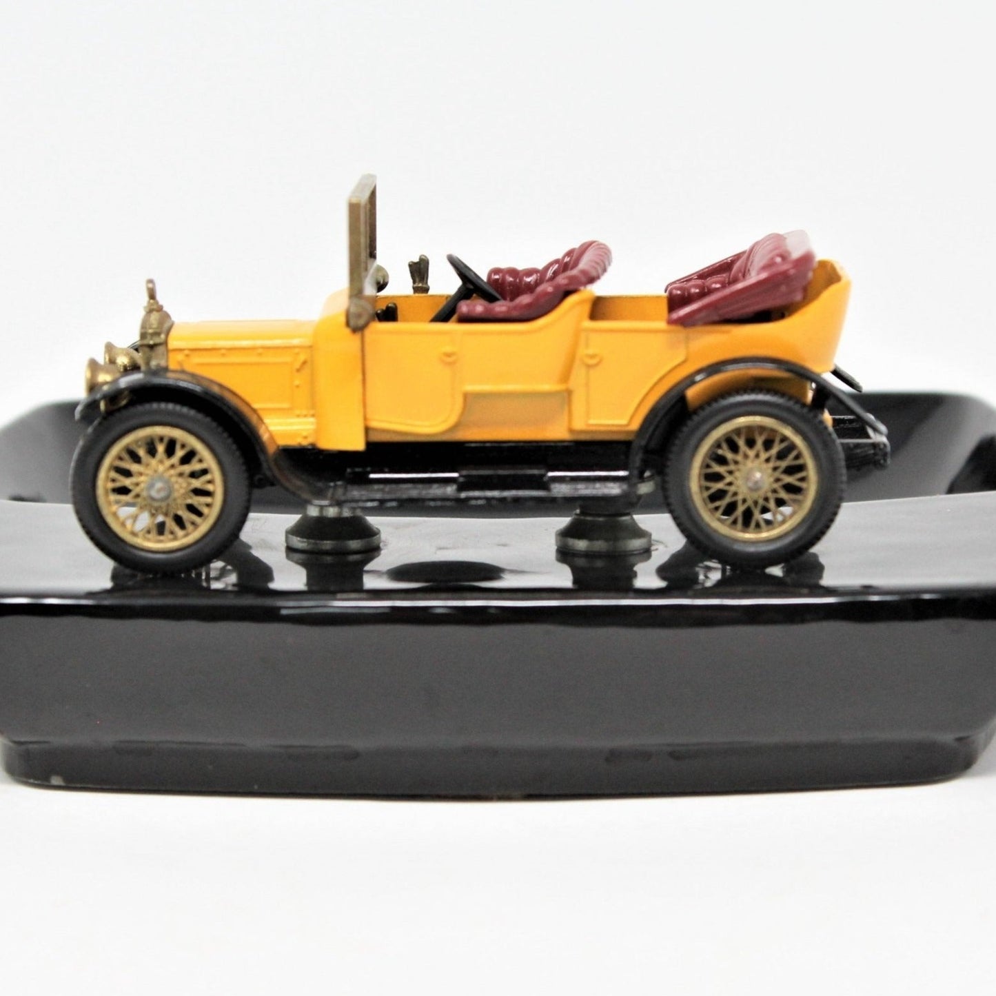 Ashtray, Lesney, Matchbox 1911 Daimler, England, Vintage