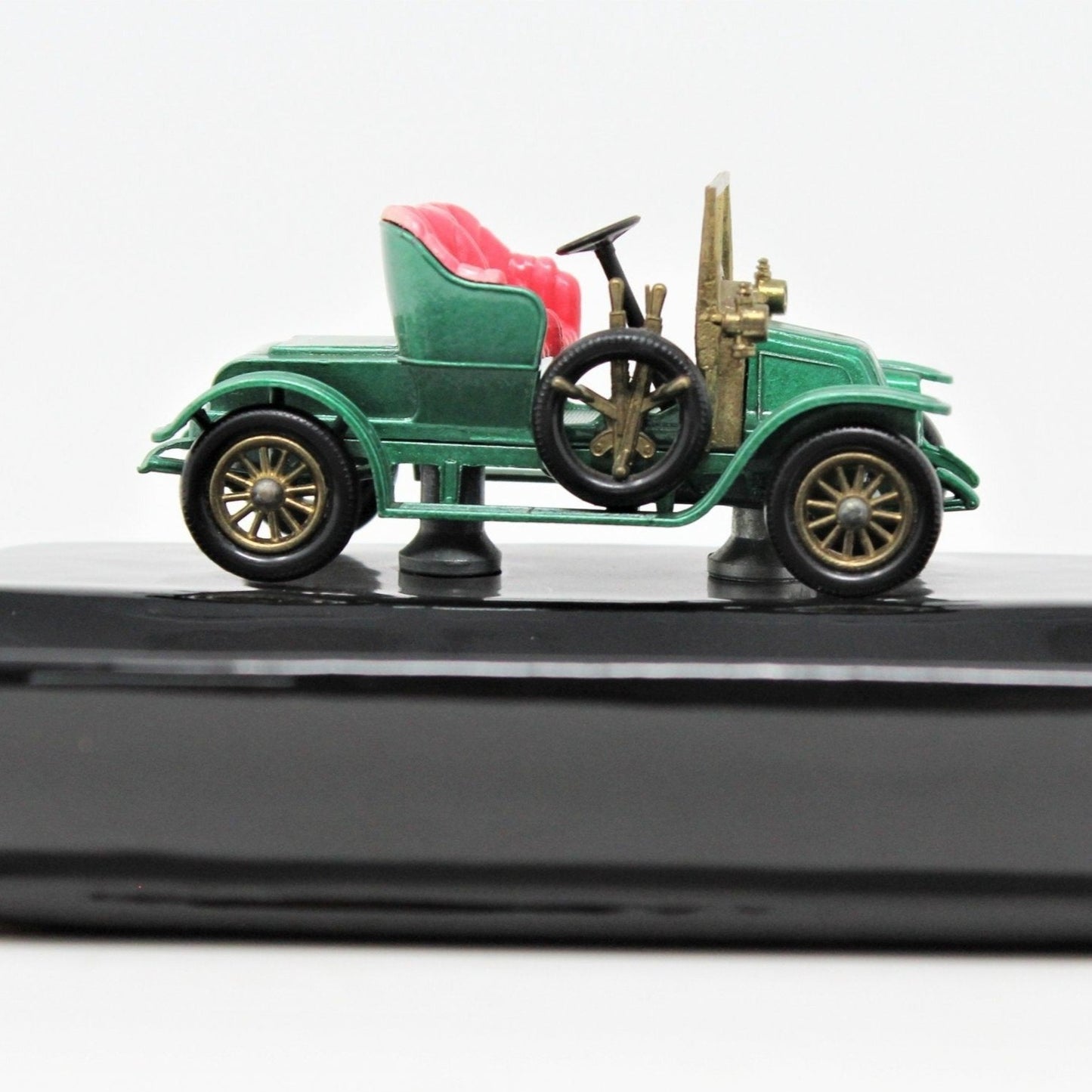 Ashtray, Lesney, Matchbox 1911 Renault 2 Seater, England, Vintage