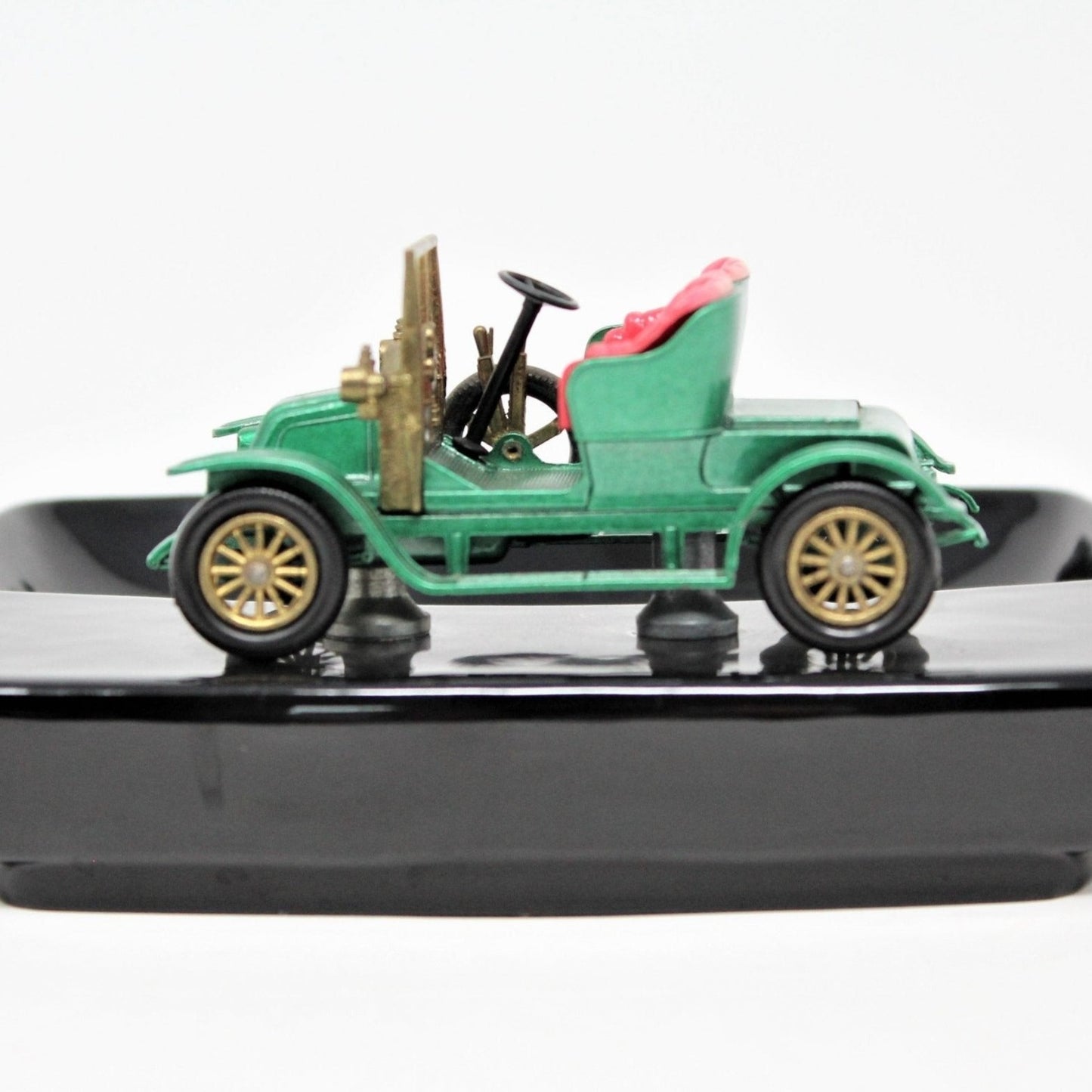 Ashtray, Lesney, Matchbox 1911 Renault 2 Seater, England, Vintage