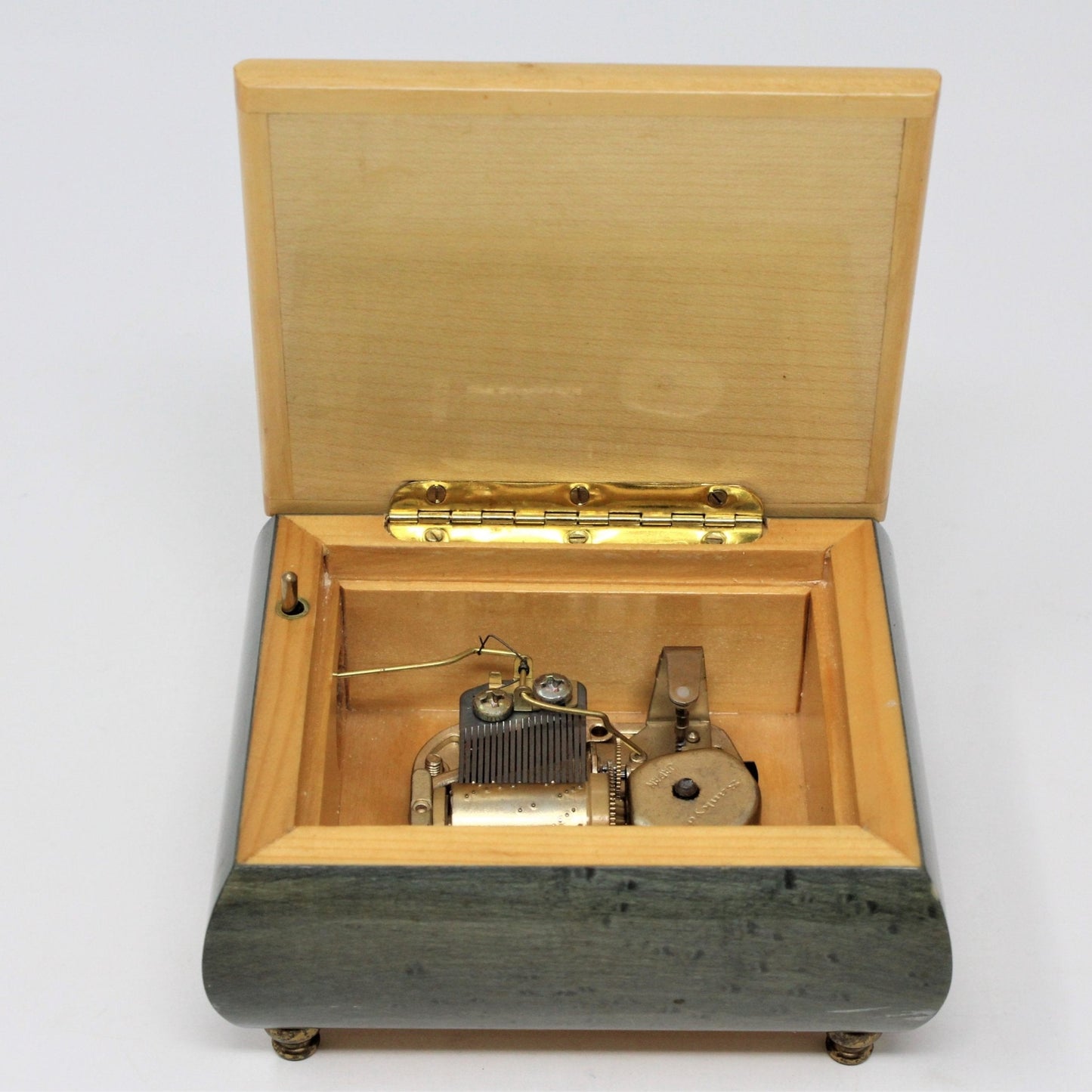 Music Box, Inlay Wood Violin, plays "Santa Lucia", Italy