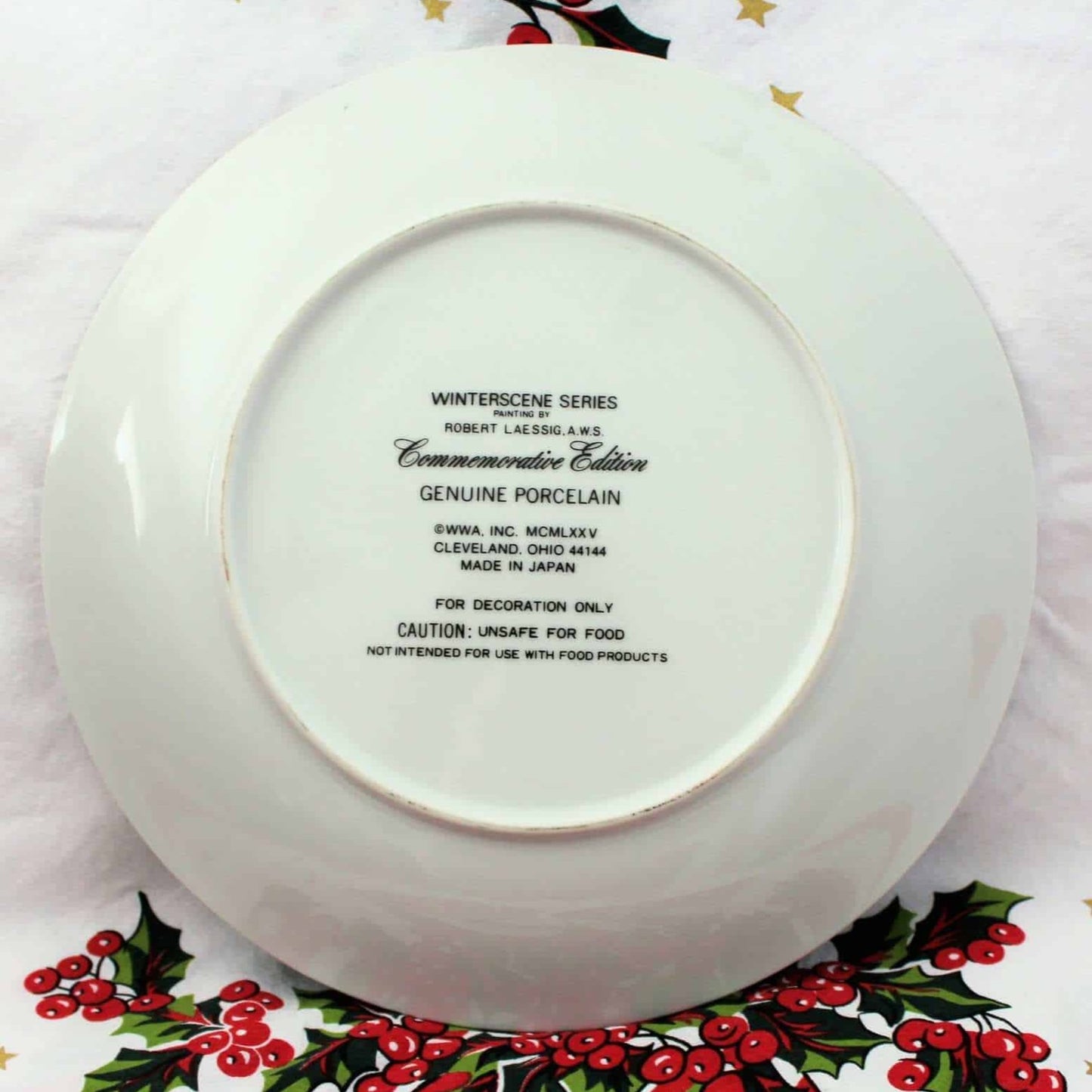 Decorative Plate, Merry Christmas, Robert Laessig Artist, Vintage 1975