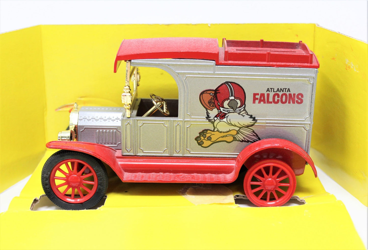 Coin Bank, ERTL, NFL huddles Atlanta Falcons, 1913 Ford Model T, 1983, Vintage