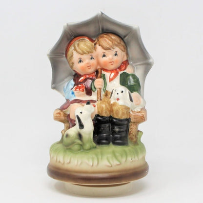 Music Box, Boy and Girl with Umbrella, Raindrops Keep Falling, Vintage RARE