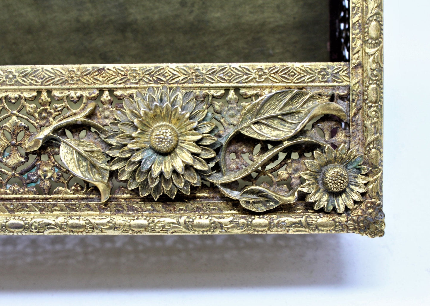 Tissue Box Cover / Holder, Filigree & Floral, Vintage