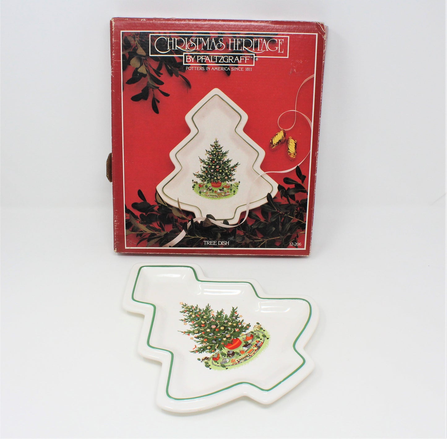 Platter, Pfaltzgraff, Christmas Tree-Shaped Serving Dish, Heritage, Hand Decorated