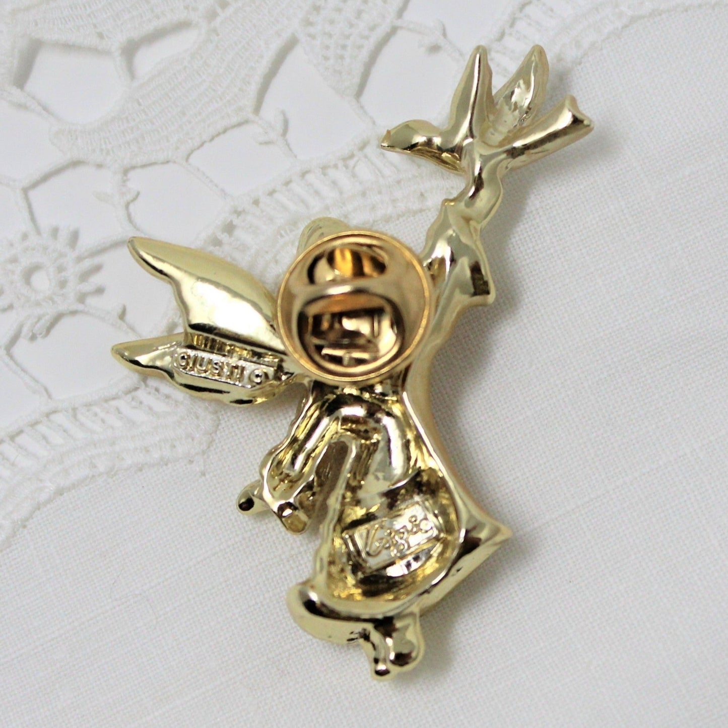 Brooch / Pin, Gigi Giusti, Angel with Dove, Gold Tone & Enamel