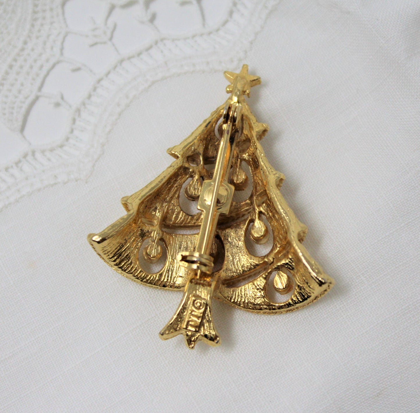 back view of JJ Jonette Christmas Tree Pin/Brooch with JJ Mark